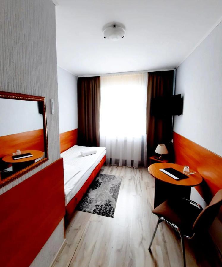 Hotel Bursztyn Kalisz  Exterior photo